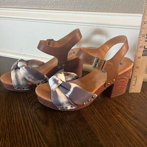 KORKS 7 Brown and Blue Women's chunky wood heeled  Sandals tie-dye fabric